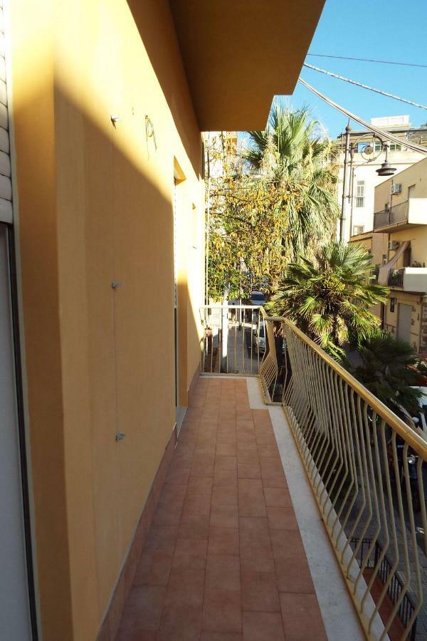 Cefalu Studio Room And Apartments エクステリア 写真